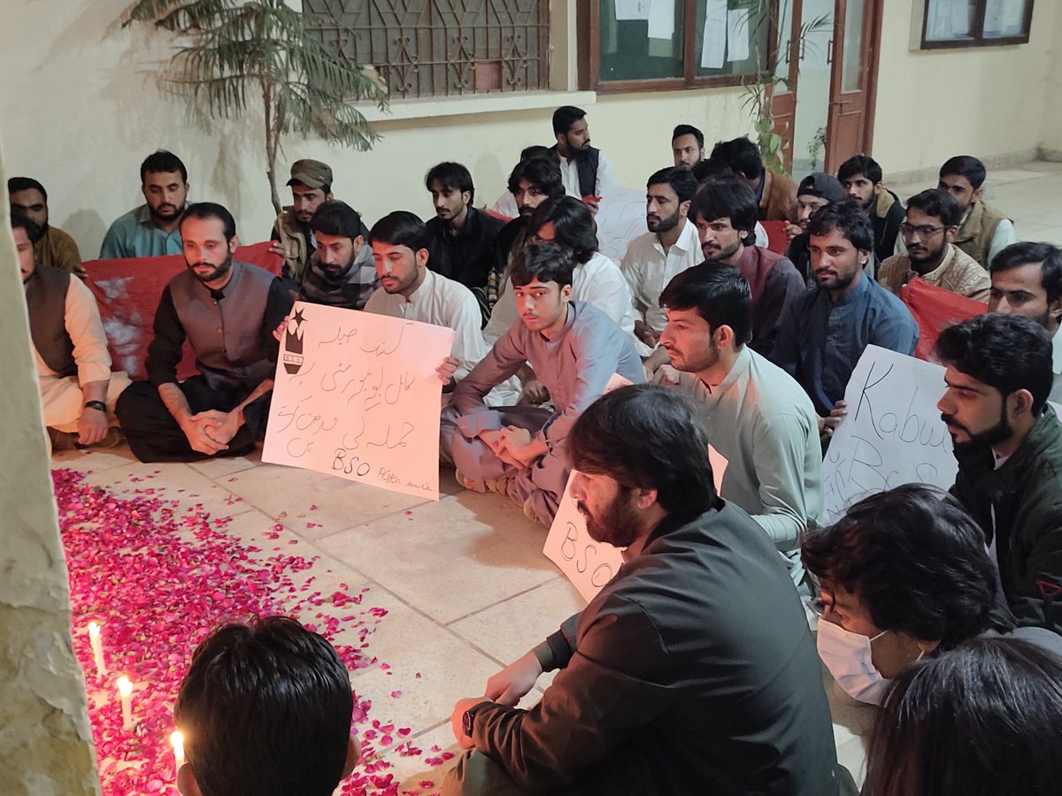 ChairmanBSO_'s tweet photo. BSO د کرنې پوهنتون په کویټه کې د افغانستان د کابل پوهنتون د شهید محصلینو په یاد کې شمعې ایښودلې.  موږ د نړۍ په هرګوټ کې د مظلومو طبقو د ظلم خلاف یو.  جګړه د انسانیت دښمن دی.
@kabulnewstv @kabuluniversity @ashrafghani https://t.co/YisHDXFNwB