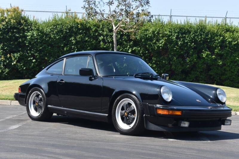 PorscheMarket's tweet photo. This 1983 #Porsche 911 SC Coupe is finished in the classic Black over a Black leather interior. It has a 3.0L flat-six engine with just under 71k original miles that is paired with a 5 speed manual transmission. #Classifind

▶️ https://t.co/Ml5qMdVKfj https://t.co/i2f1IXtRR3