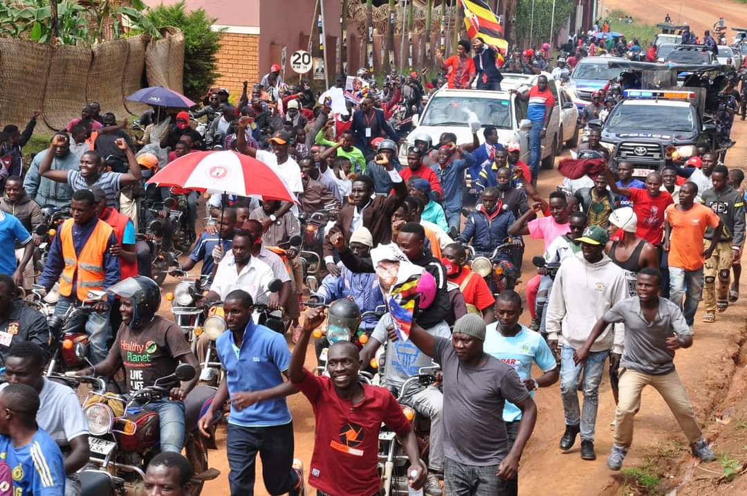 JoelSsenyonyi's tweet photo. The NUP manifesto launch in Mbarara was a success. Its based on the Fist Five;
1)A people-centred governance
2)Equal access to quality health&amp;education services
3)Inclusive economic devt
4)Land,natural resources&amp;environmental protection
5)National security&amp;international relations https://t.co/D4l6KbDwFC