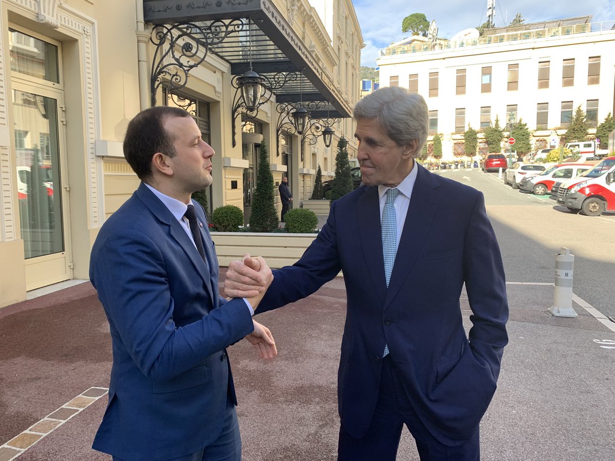 This evening I recall my vivid discussions with @JohnKerry for the future of #OurPlanet! Europe stands ready to increase collaboration with the United States for nature and marine protection! Let’s do this together! 🇪🇺🇺🇸 Congratulations @JoeBiden & @KamalaHarris! #Election2020