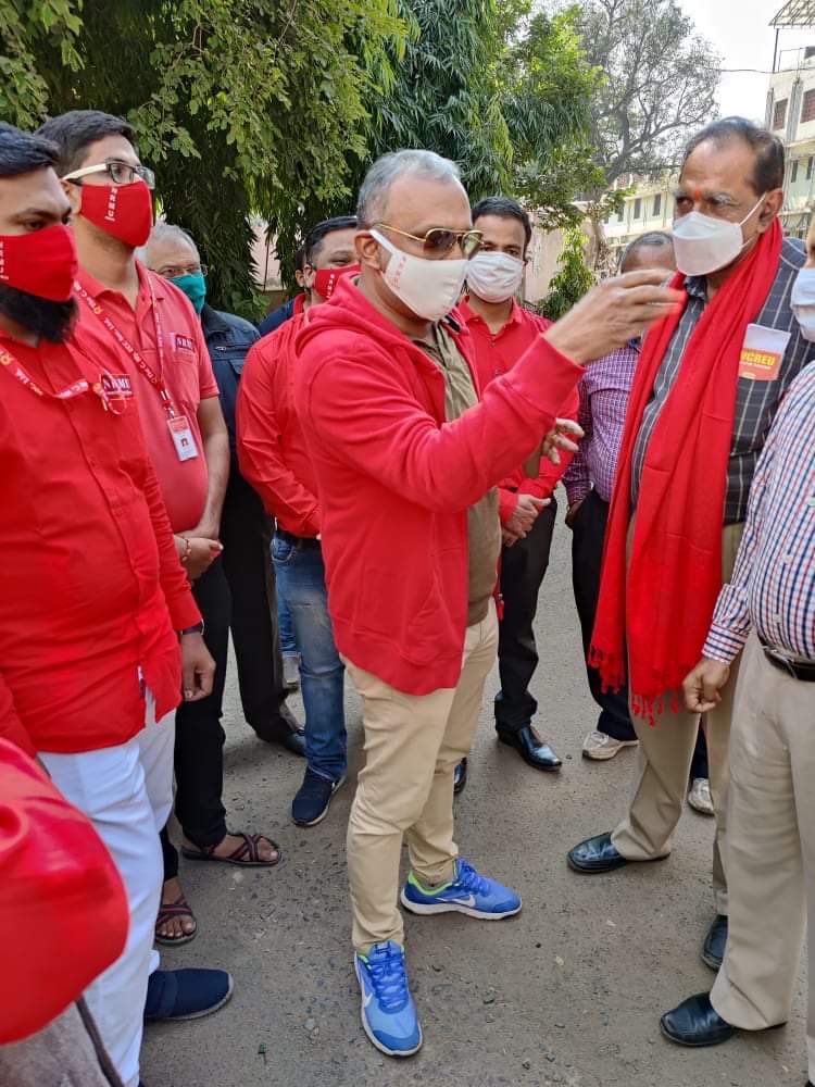 venupnair_nrmu's tweet photo. One Union One Industry .....🙏🚩🚩
@ShivaGopalMish1 @airfindia https://t.co/u3txvCCUr6