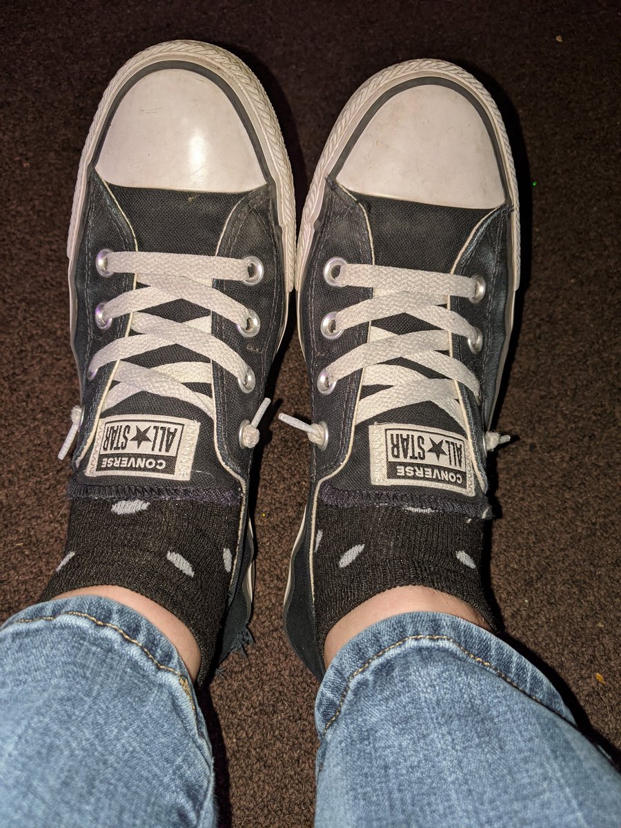 staceyinpieces's tweet photo. #KicksForKamala
#BidenHarrisForTheWin
#JanuaryCantComeSoonEnough https://t.co/qzXCVFB7zM