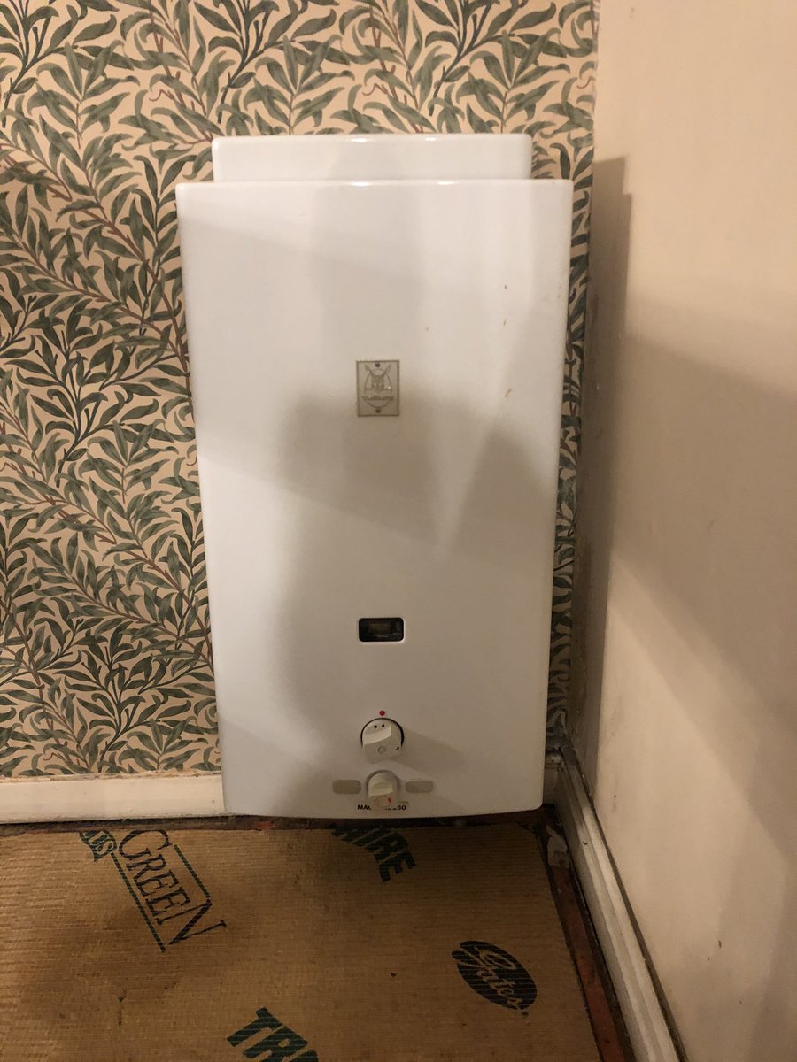 MHgasservices's tweet photo. Servicing this old classic. @vaillantuk #advance https://t.co/V5r8PHv1nA