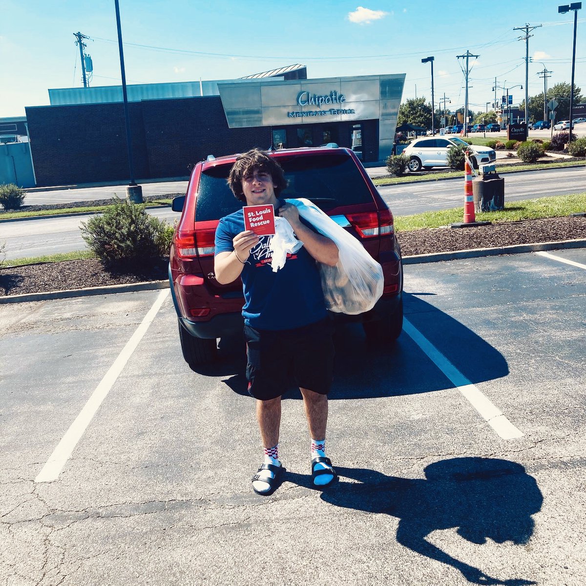 Stlfoodrescue's tweet photo. St. Louis Food Rescue - Volunteer of the Week:

George Guerra  is a Jr . at Parkway West  High School and has been making food pickups and deliveries with us since the pandemic started.  THANK YOU George. @ParkwaySchools https://t.co/CBcrFu09bR