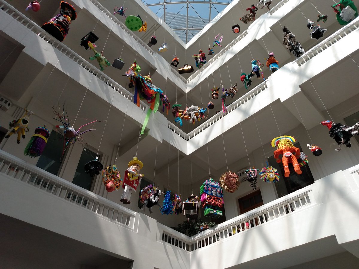 CulturaCiudadMx's tweet photo. Sigue #EnVivo🔴 la premiación de las Piñatas del 14 concurso de Piñatas Mexicanas 2020 del @map_mexico 

👉🏼 https://t.co/6UOr0vMj2G 

#CapitalCulturar de América https://t.co/6ARpKqp8WV