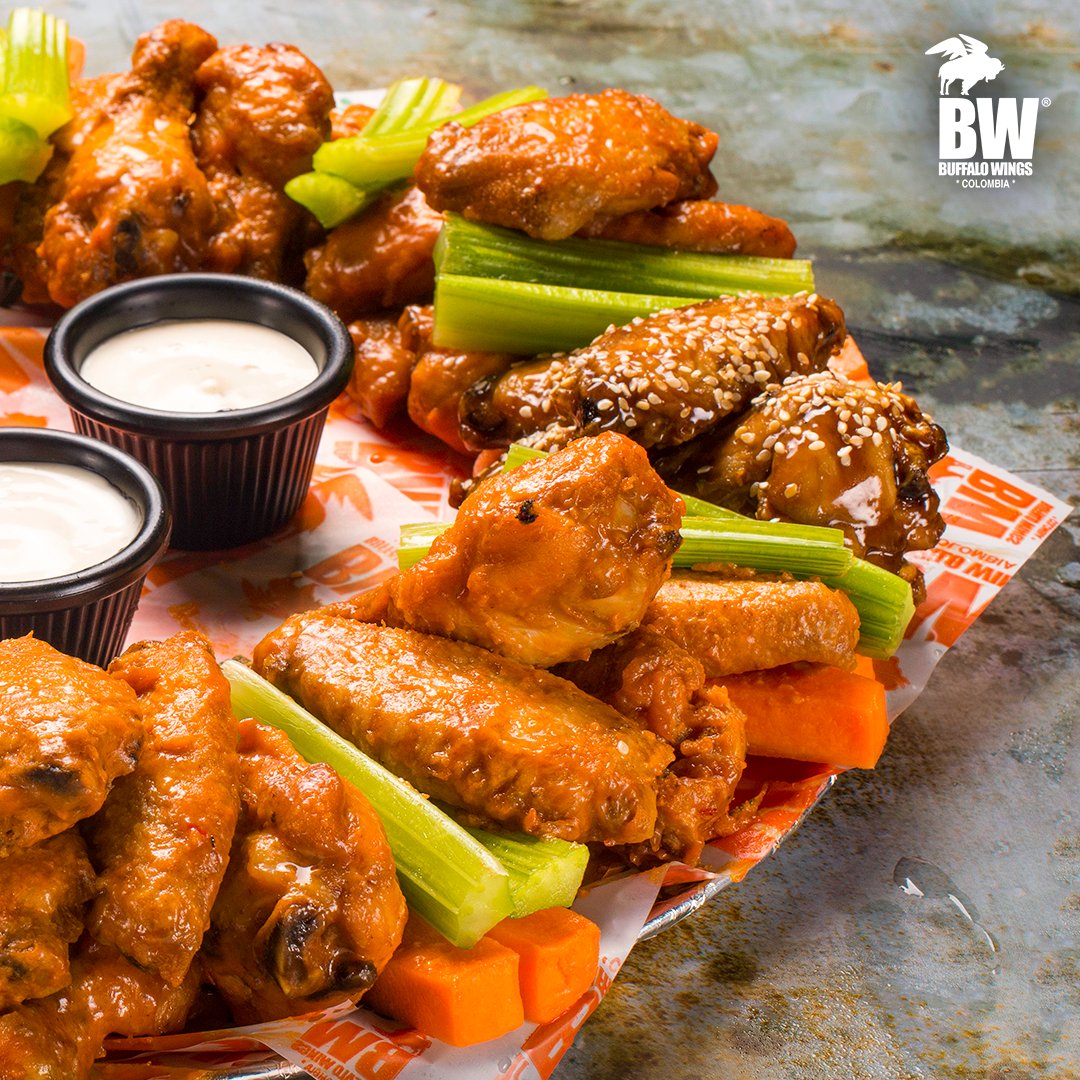 BuffaloWingscol's tweet photo. Hoy solo diré 1 cosa: ¡quiero un SAMPLER! 🤤😍, fin.
-
-
-
#ParcheBW #BlackMonth #ElBuffaloSoyYo #BackToTheNewNormal #TheChickenWingsExperts #HotWings https://t.co/F8SM5q4D2c