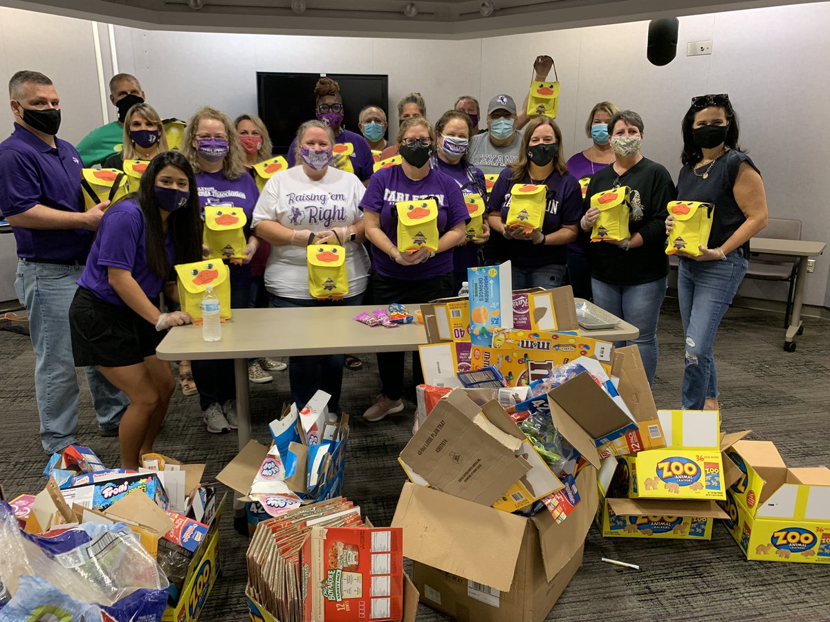 LathesTowns's tweet photo. Kicked-off Saturday Morning with Welcoming Future Texans with @texansrep Ended the Day with @TarletonParents assembling #FinalsDuckBags for their students! #GreatDay2BATexans #LetsRollTexans #OnYeTarleton #BleedPurple #BestParentsEver https://t.co/19URPSlndE