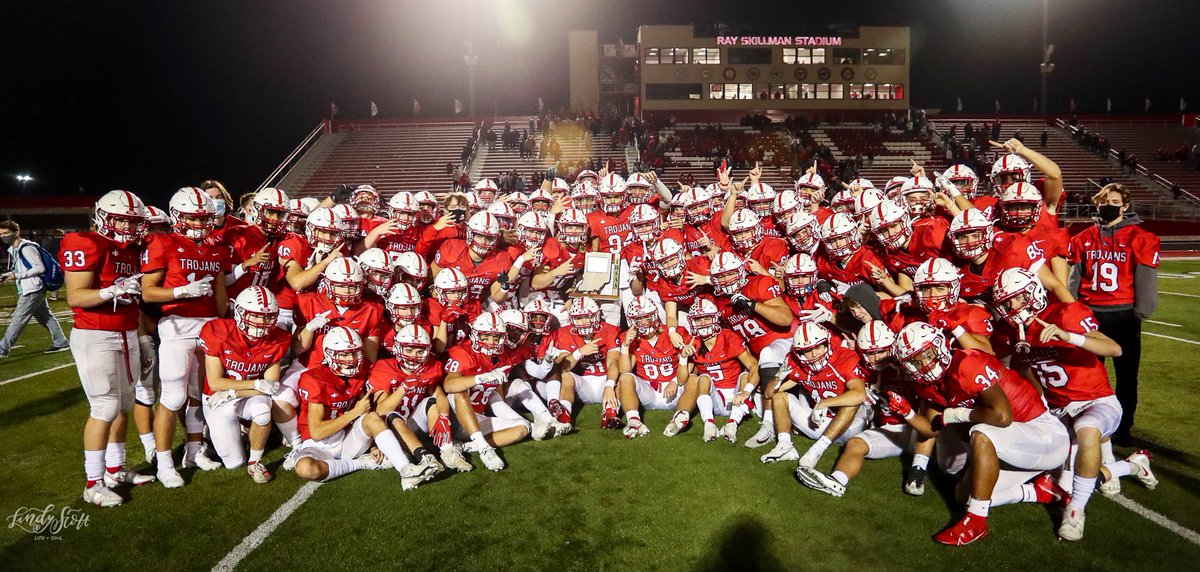 Center Grove 2020 Sectional Champs! It’s CG’s 16th Sectional championship &amp; 15th under Coach Moore. CG (11-0) has the longest active sectional championship winning streak in the state with 10 straight titles. CG hosts WC Friday in the Regional. #TrojanPride

Photo by <a href="/LindyScott/">Lindy Scott</a>.