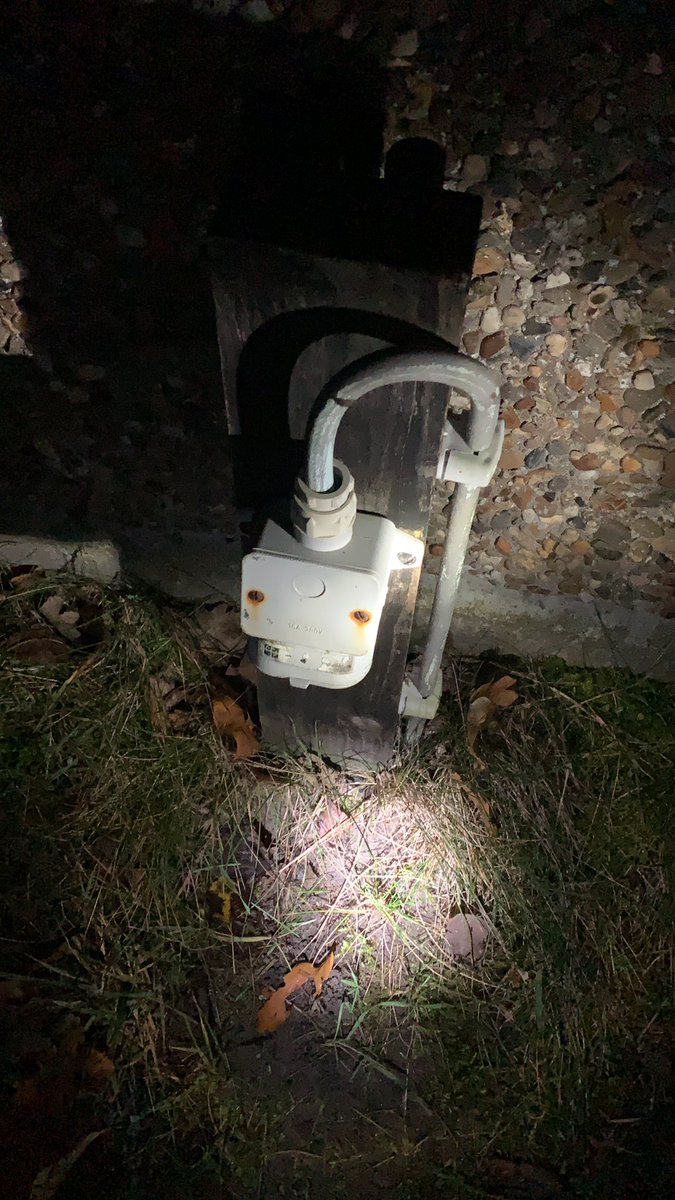 _Tullepetaon_'s tweet photo. #geocaching at night #nightcache https://t.co/9RyGgeJOzg