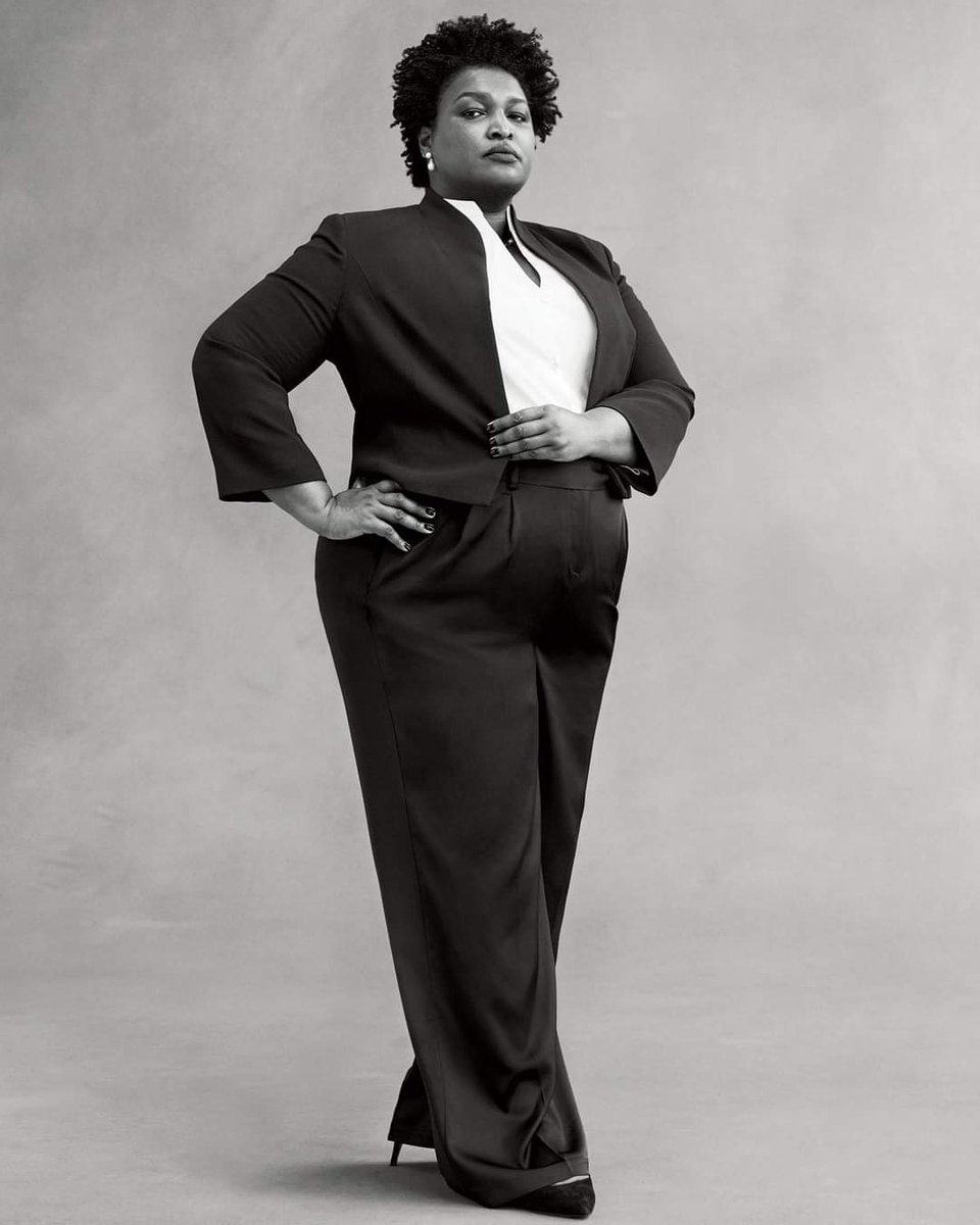 CarmenTorresL's tweet image. Writing herstory! 💜 #votedout!