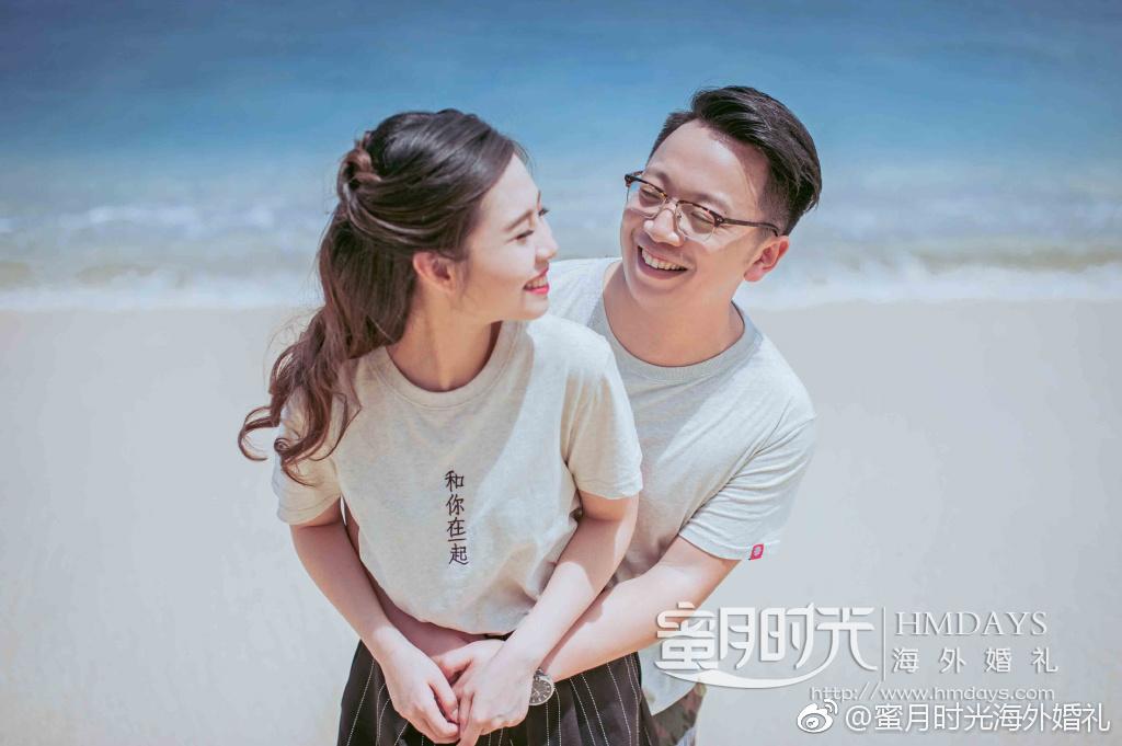 Hmdayswedding's tweet photo. 唐先生和劉女士，婚禮當天的海景情侶拍攝。有時候，不一定需要追求華麗，記錄下那些嬉戲打鬧，深情擁吻的畫面，平和真實，無論多少年後，再翻開照片，也會被當時的笑容感染。海外婚禮  !海外婚禮的前景  
----
we-chat: hmdays-wendy or hmdays999
email: service@hmdays.com
web: https://www.... https://t.co/wFlHMEHAvm