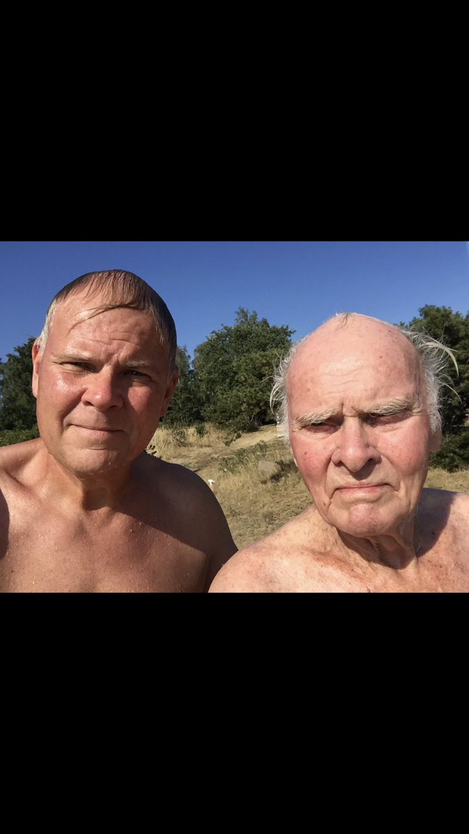 PeterSall's tweet photo. @maryeohlson Minns tillbaka till sommaren då vi badade tillsammans 1960 och 1926 . #bothstillalive https://t.co/35mul4wr8M