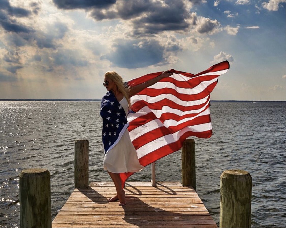 Christina Aguilera tweet media