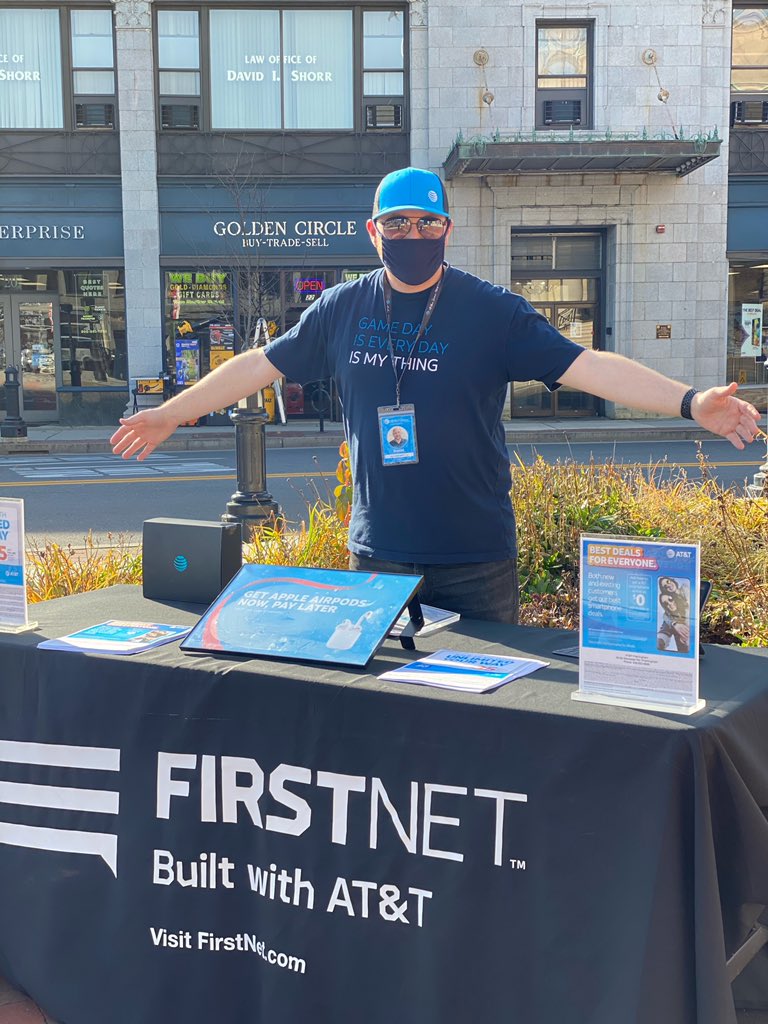 Danny_Marleau's tweet image. Perfect day to set up shop downtown Framingham to let people know about our amazing offers and deals! 🆘 🆘 🆘 

#SwitchOverSaturday #ATT

@TheRealOurNE @AROD3751 @PittsReynaldo @LawVulakh @pnixnix @keroninc
