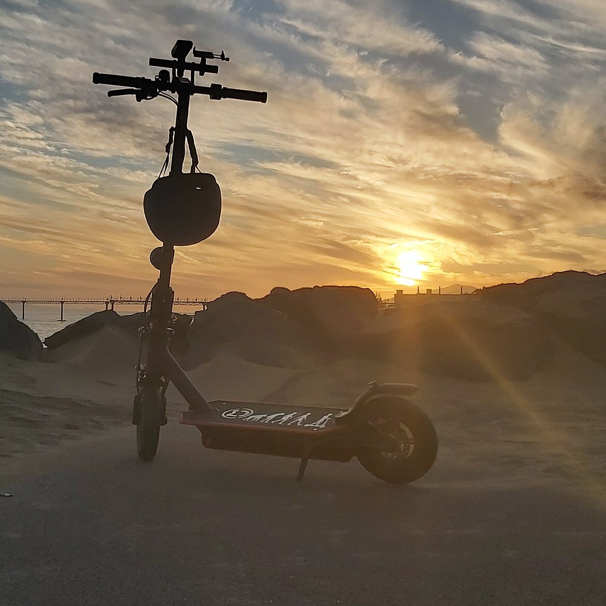 AAmpecan's tweet photo. Salimos con nuestro #vmp a disfrutar de un atardecer en nuestra tierra. 
#patinetecanarias #patinetes #patineteelectricoco https://t.co/nXMapbHjmg