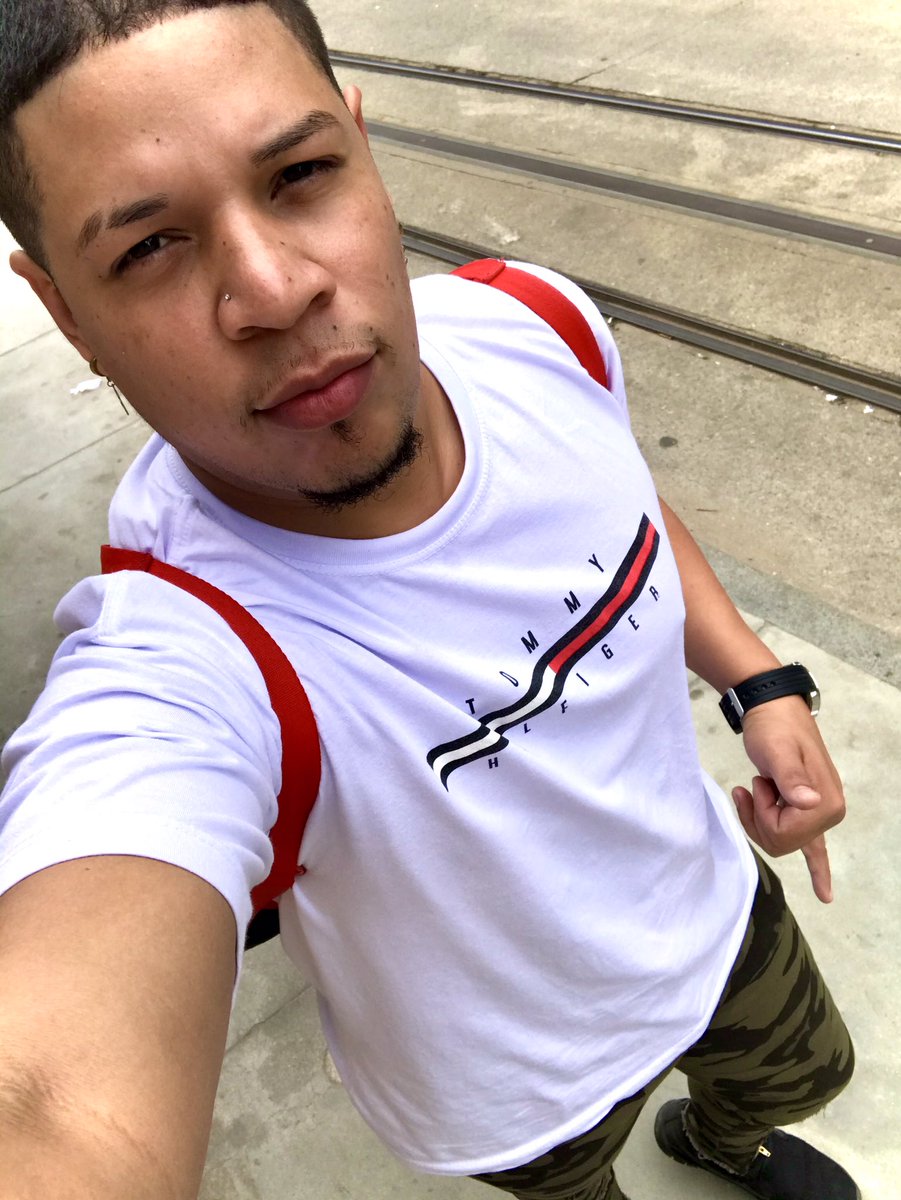 JefersonJunior3's tweet photo. #ArmarioLGBTQ 🤫 https://t.co/0nVetF7JpN