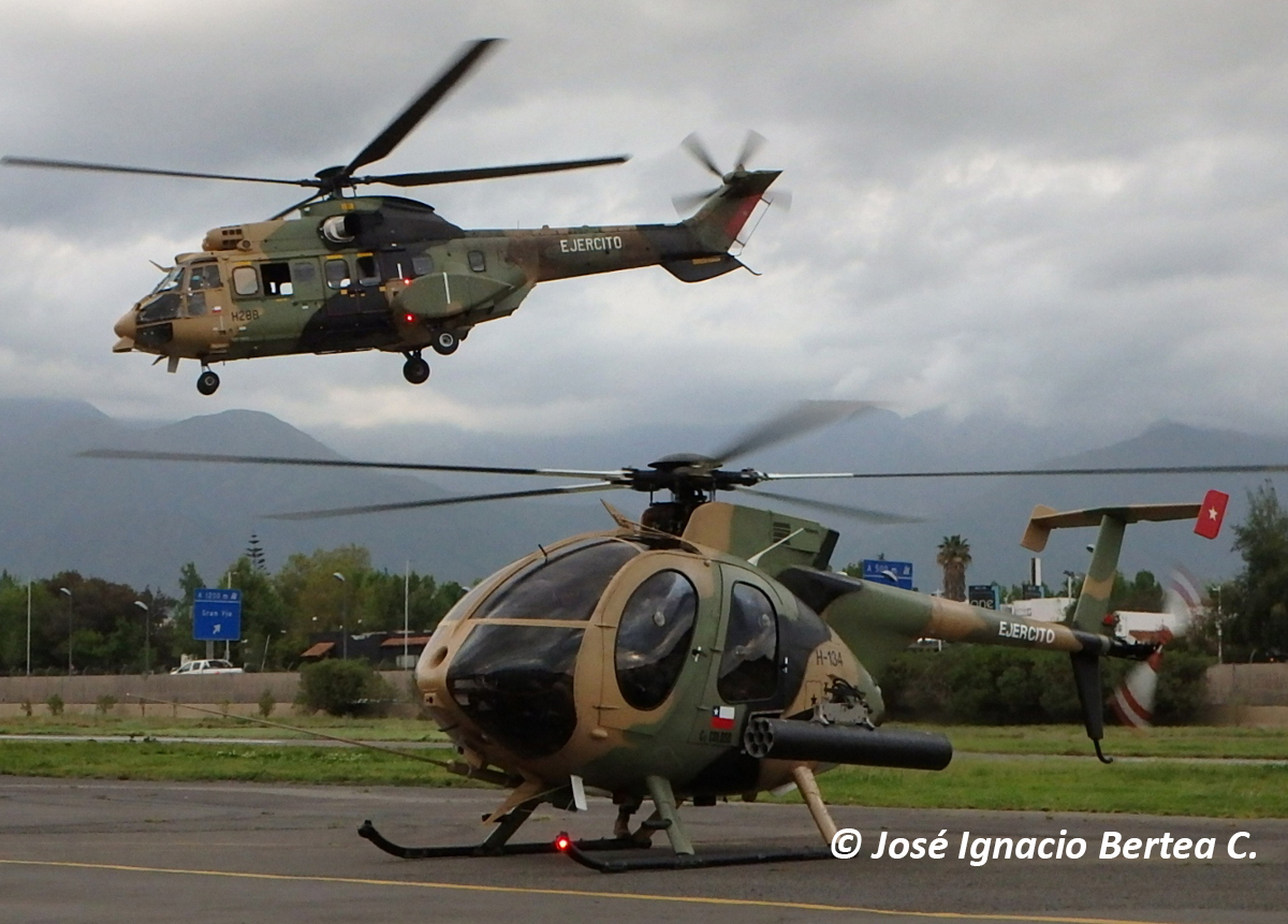 BerteaAviation's tweet photo. #Eurocopter AS-532ALe #Cougar Reg H288 y #MacDonnell Douglas HU-53 MD-530F/369FF Reg H134 ambos del @Ejercito_Chile 🇨🇱 #BAVE @AirbusHeli @Airbus @AirbusDefence @BoeingDefense @Boeing @helicopassion @Spotters_Chile @Virtualiners @RevistaTallyHo #Hughes #Helicopter #Helicopteros https://t.co/hWcsWp8ZEw
