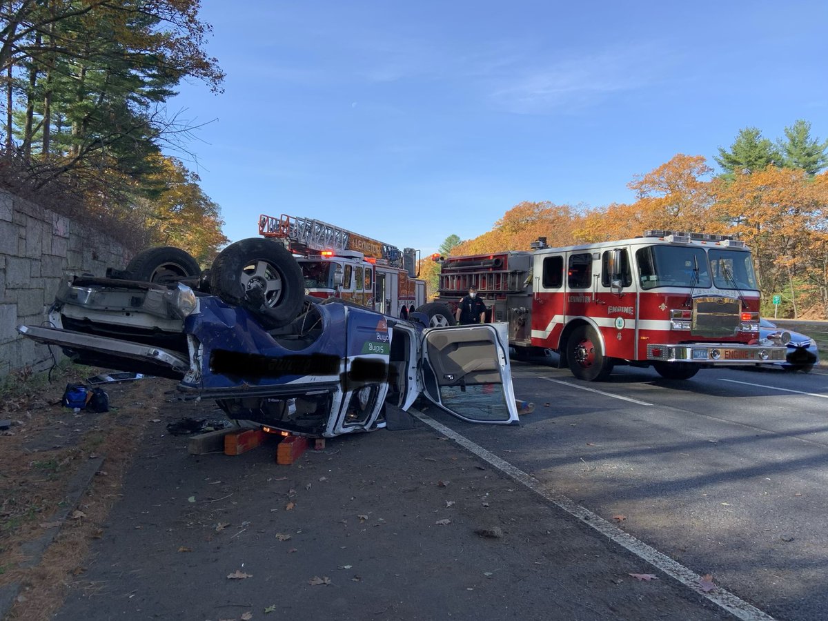LexFire_L1491's tweet photo. Earlier today B group responded to a rollover on Rt 2 eastbound. One occupant was transported to a Boston hospital. #madot #matraffic #lexingtonma @TownOfLexMA @THE_PFFM @MassDOT https://t.co/wLwiKJ4f8t