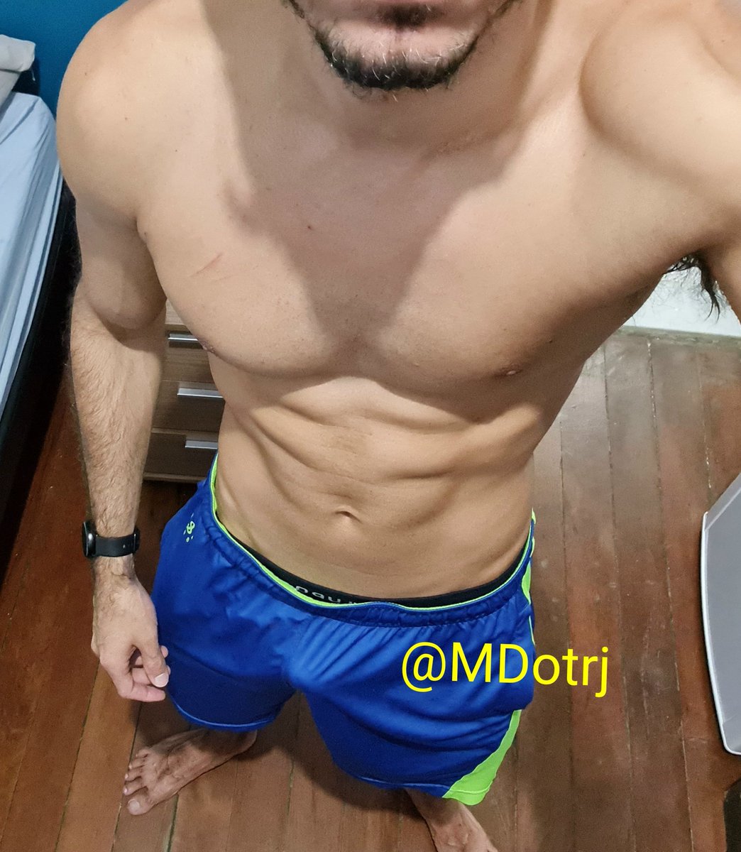 MDotrj's tweet photo. Vem descer essa berma com tua boca, vem! #mlkbi #shortdejogarbola #postreino #dotado https://t.co/0rYomcVg2y