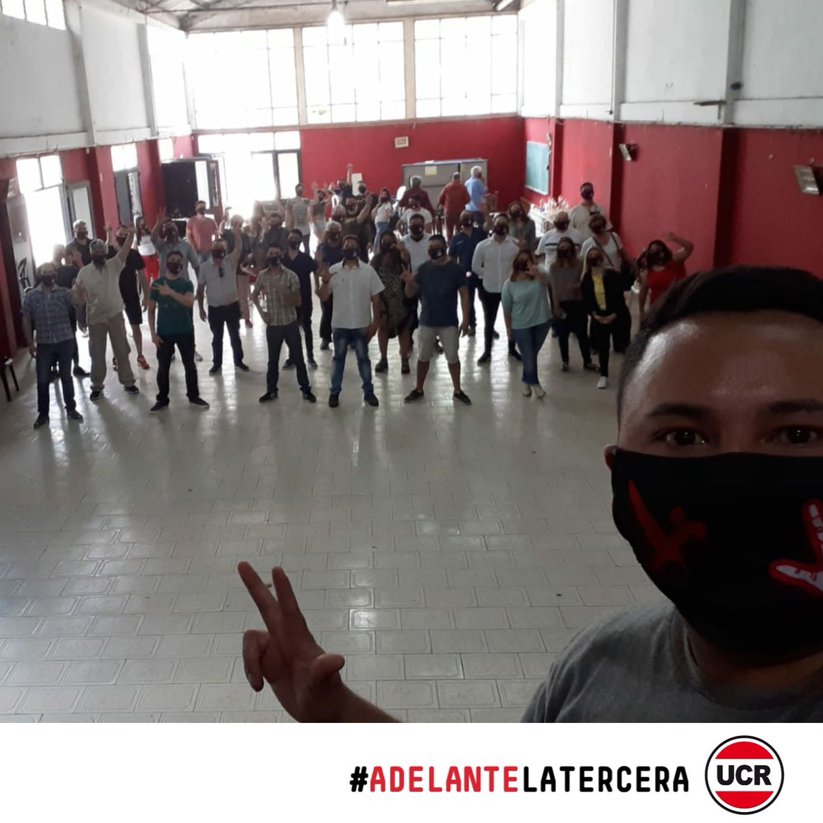 AdelanteTercera's tweet photo. Después de mucho tiempo sin vernos, pudimos reunirnos y planificar todo el trabajo que tenemos de cara al futuro 💪

Estamos orgullosos de todos los militantes de #AdelanteLaTercera, que buscan un radicalismo mejor en toda la sección de la mano de @MaxiAbad 🇵🇱♥️ https://t.co/zmJE373VaQ
