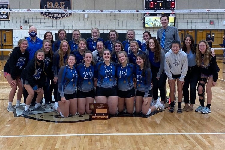 Lakeview_vb's tweet photo. 1 of 2 in C1 to end with a W! 1st 30-win season! 39-year state drought is over! We are grateful to parents, students, fans, LCS admin and the whole @Lakeviewhigh community for getting us here. SO proud to represent all of you!! #WE>me #lakeviewvikes #wemadeit #proud https://t.co/4OYyuqIf96