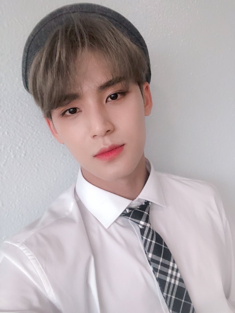gyuselfies's tweet photo. https://t.co/bS7U86NZ8e