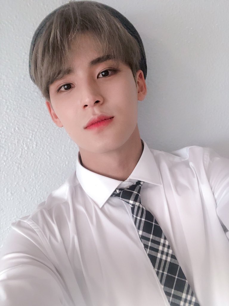 gyuselfies's tweet photo. https://t.co/bS7U86NZ8e