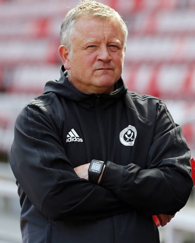 TimPetersson2's tweet photo. Chris Wilder ser ut att älska sina barnbarn något enormt men samtidigt ha extremt nära till ett utbrott https://t.co/ihhfMFvgvs
