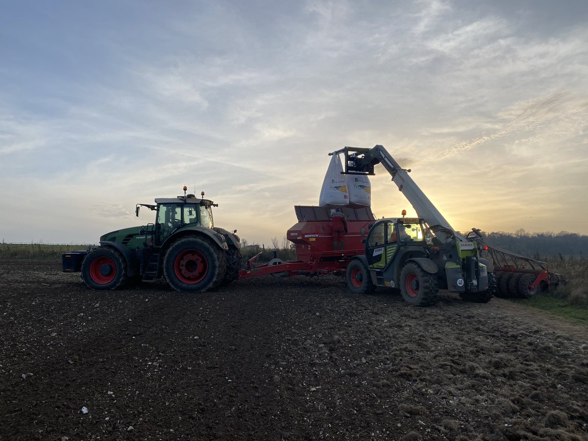 PriceJock's tweet photo. Final few days of drilling. Been a long old road. Bloody good effort from all the farming team at Rooksnest.... #harvest2021 is possible! @HORSCHUK good effort 💪🏽 https://t.co/larpNfTyqO