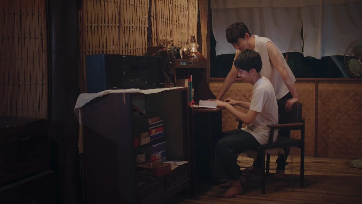 mansinarang19's tweet photo. When moon bite solo arm gui being worries protective boyfriends 😍❤
#Oxygentheseries
#OxygenEP9 #NutPetch #SupanutPetch #SoloGui https://t.co/P7NR8Y7MN7
