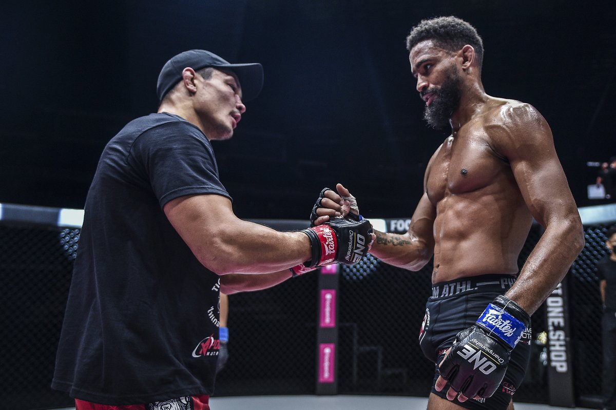 ONEChampionship's tweet photo. Respect is everything ๐ @rpd_88 #InsideTheMatrix2 #WeAreONE #ONEChampionship https://t.co/sJ1J1lsrQf