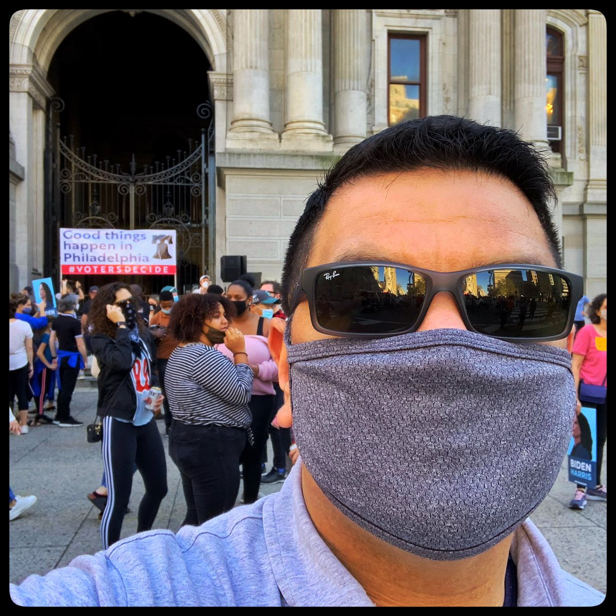 CSalas98's tweet photo. Good Things Happen in Philadelphia. 🙂

#Philadelphia #Pennsylvania #voting #vote #election #elections #politics #democracy #votingmatters #votingrights #covid #electionday #registertovote #votersuppression #ivoted #govote #news #civilrights #votebymail #voter https://t.co/qePhtzbWrC