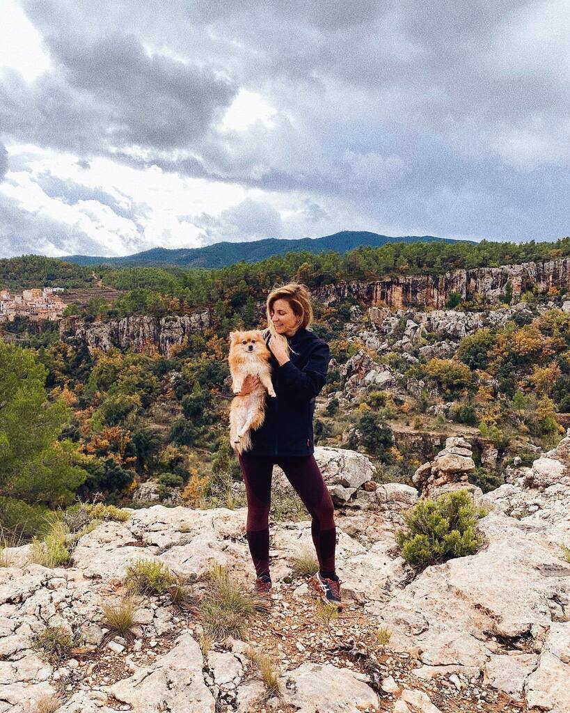 Hacia mucho que no hacía esto 🏔 Qué pena no?

#castellon #igerscastellon #vscocam #pomeranian #pom #explore #vscogood #nature #montaña #vsconature #hicking #senderismo #evefox instagr.am/p/CHTLo9-gnih/