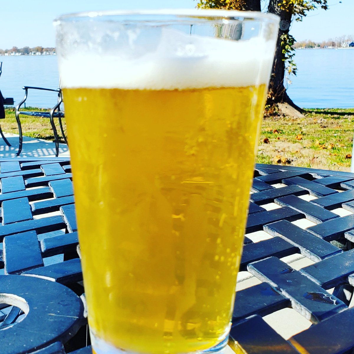 mlosoncy's tweet photo. #whynot #novemberweather #fantastic #floatymcboaty #buckeyelake https://t.co/2erzYpPR0S