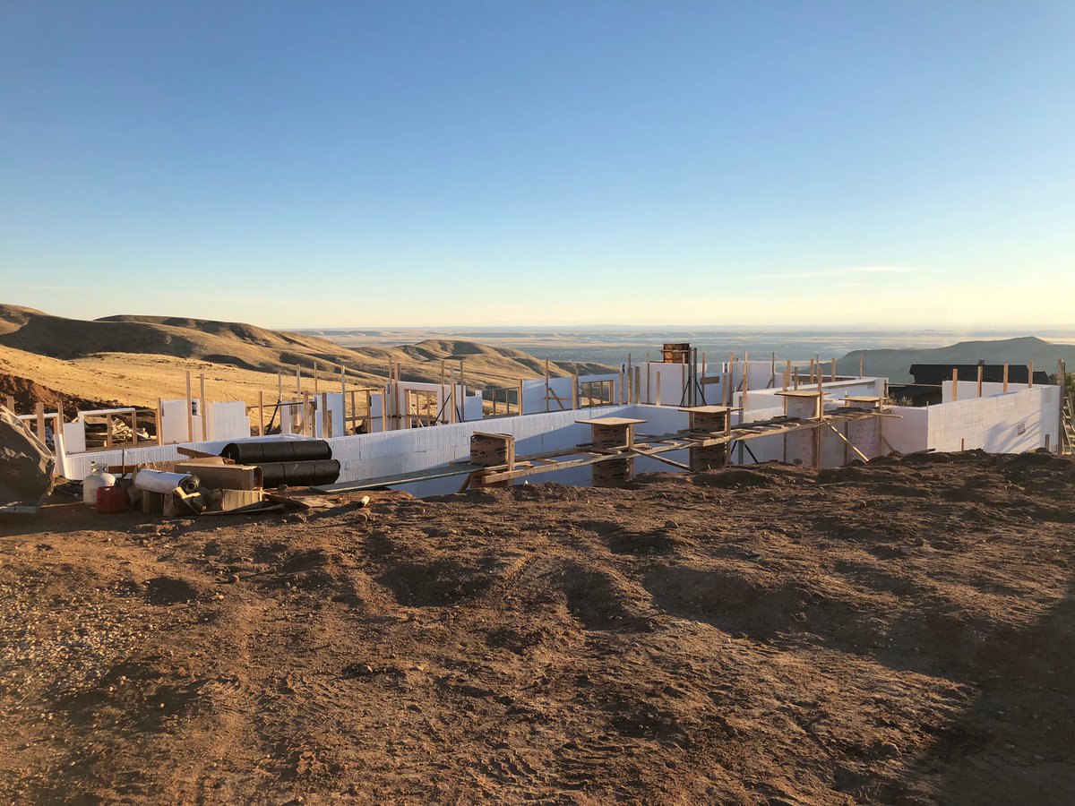 BuildBlock's tweet photo. If only every construction site had a view like this! This is the view from one of our BuildBlock residential projects in Boise, Idaho.
#icfconstruction #constructionsite #mountainview #newhome #icfhome #homeconstruction #builttolast https://t.co/q8DNJncprb
