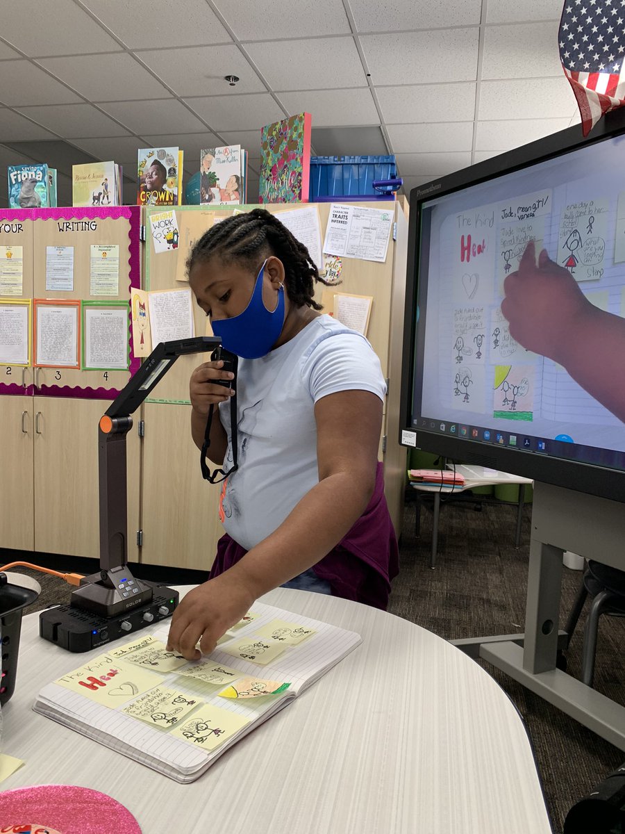 Mrs_DGreen's tweet photo. Students loved sharing their fiction comic strips that they made with the class. #sharethemic @CFISDWalker @CFISD_ELAR2_5 #WeAreWalker #connecttoliteracy https://t.co/wBD4C92oIe