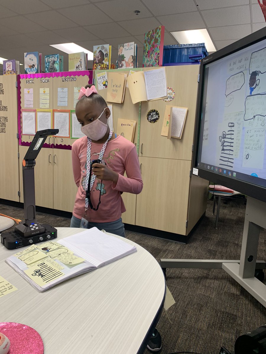 Mrs_DGreen's tweet photo. Students loved sharing their fiction comic strips that they made with the class. #sharethemic @CFISDWalker @CFISD_ELAR2_5 #WeAreWalker #connecttoliteracy https://t.co/wBD4C92oIe