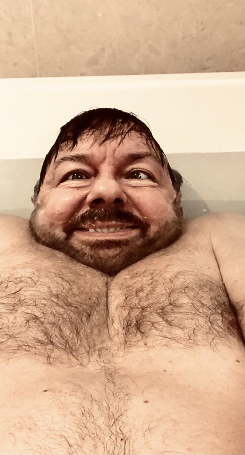 rickygervais tweet picture
