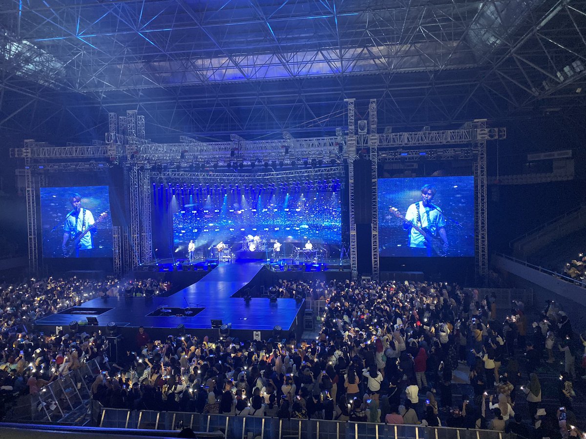yguemeals's tweet photo. 𝟏𝟗𝟏𝟏𝟑𝟎 𝐆𝐫𝐚𝐯𝐢𝐭𝐲 𝐈𝐧 𝐉𝐚𝐤𝐚𝐫𝐭𝐚 𝐃𝐚𝐲 𝟏
 
아름다운 추억들✨

#DAY6GRAVITYinJKT #DAY6_GRAVITY #DAY6 #데이식스 https://t.co/QSPzeJkh38