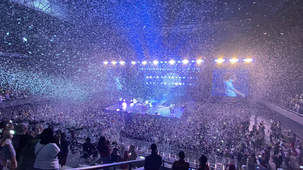 yguemeals's tweet photo. 𝟏𝟗𝟏𝟏𝟑𝟎 𝐆𝐫𝐚𝐯𝐢𝐭𝐲 𝐈𝐧 𝐉𝐚𝐤𝐚𝐫𝐭𝐚 𝐃𝐚𝐲 𝟏
 
아름다운 추억들✨

#DAY6GRAVITYinJKT #DAY6_GRAVITY #DAY6 #데이식스 https://t.co/QSPzeJkh38