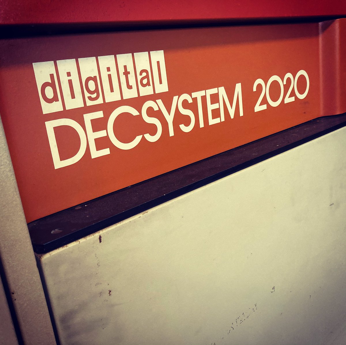 sdf_pubnix's tweet photo. WelCOM 2020 🎉
https://t.co/6QQfL5UJXT
#vintage
#computer
#36bit
#twenex
#retrocomputing https://t.co/EOunwopF5k