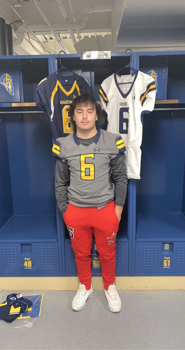Ethan_McCarty6's tweet photo. Great visit today ⁦@AugieILfootball⁩ had a great time meeting the coaches and seeing the campus! ⁦@CoachGrantFB⁩ ⁦@TheCountyPulse⁩ ⁦@DeepDishFB⁩ ⁦@CoachBigPete⁩ ⁦@BBCHSFootball⁩ ⁦@BBCHSAPT⁩ ⁦@Coach19Bell⁩ ⁦@PrepRedzoneIL⁩ https://t.co/VZ5U6pH1xD