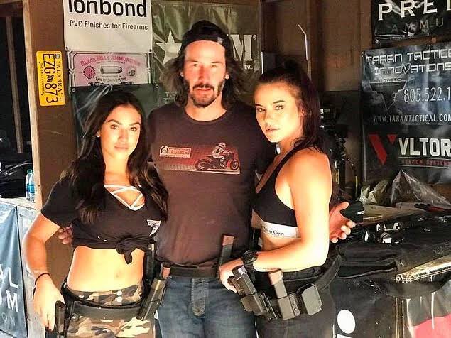 Hayatınızda olmayan kadınlara keanu reeves gibi davranın demişler.. ne güzel demişler.
