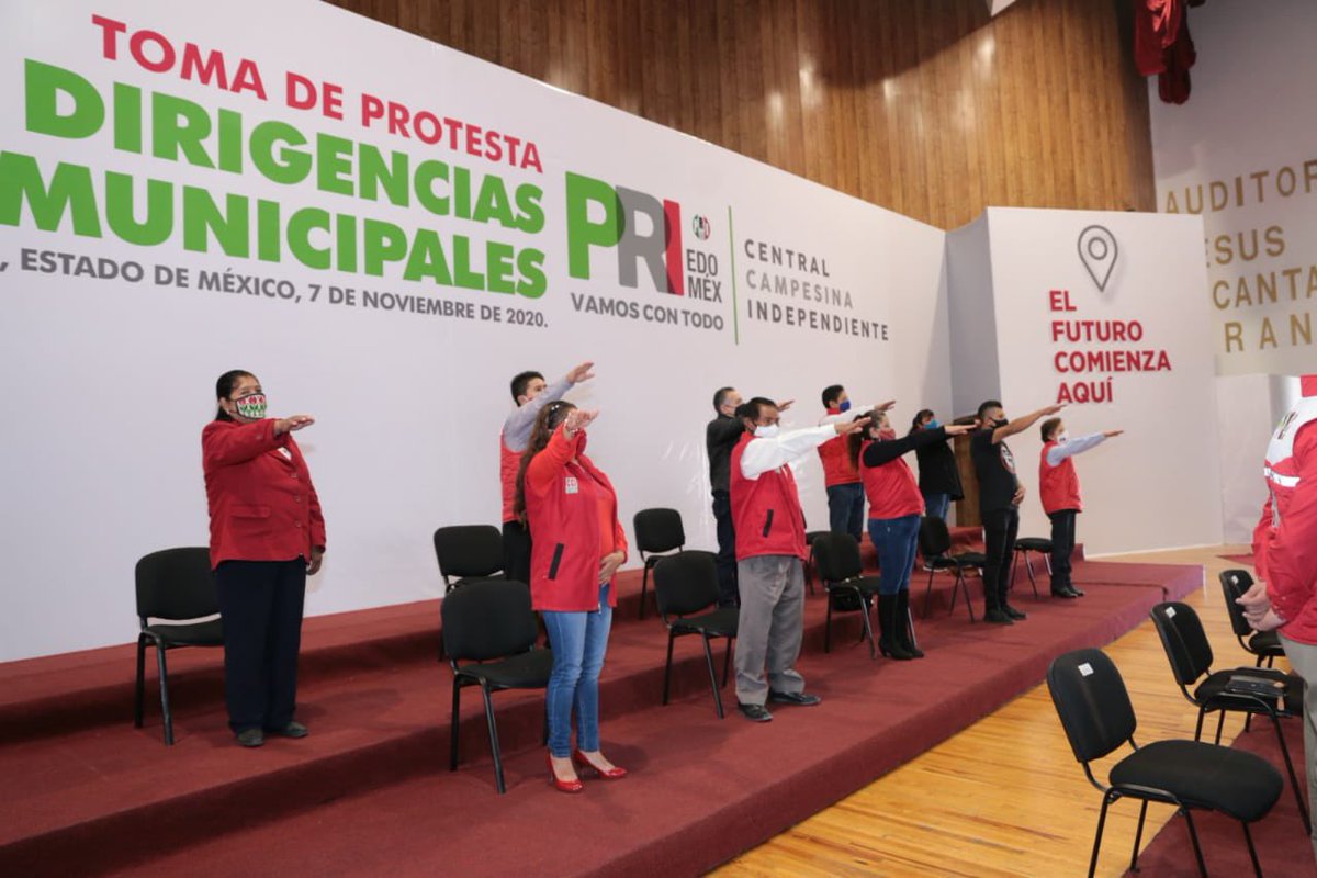 AlejandraDMV's tweet photo. Para obtener la confianza de la gente, debemos trabajar en cada rincón del Estado de México, y lo debemos hacer organizados, unidos, incluidos. Es la opinión ciudadana, la que tendrá la última palabra en las elecciones y antes en las decisiones del partido. Gracias CCI Edoméx!!! https://t.co/zKbuRdvkFm