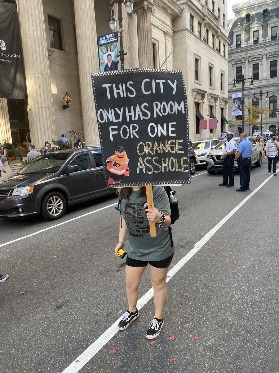 people are bringing out the signs to Broad St today!