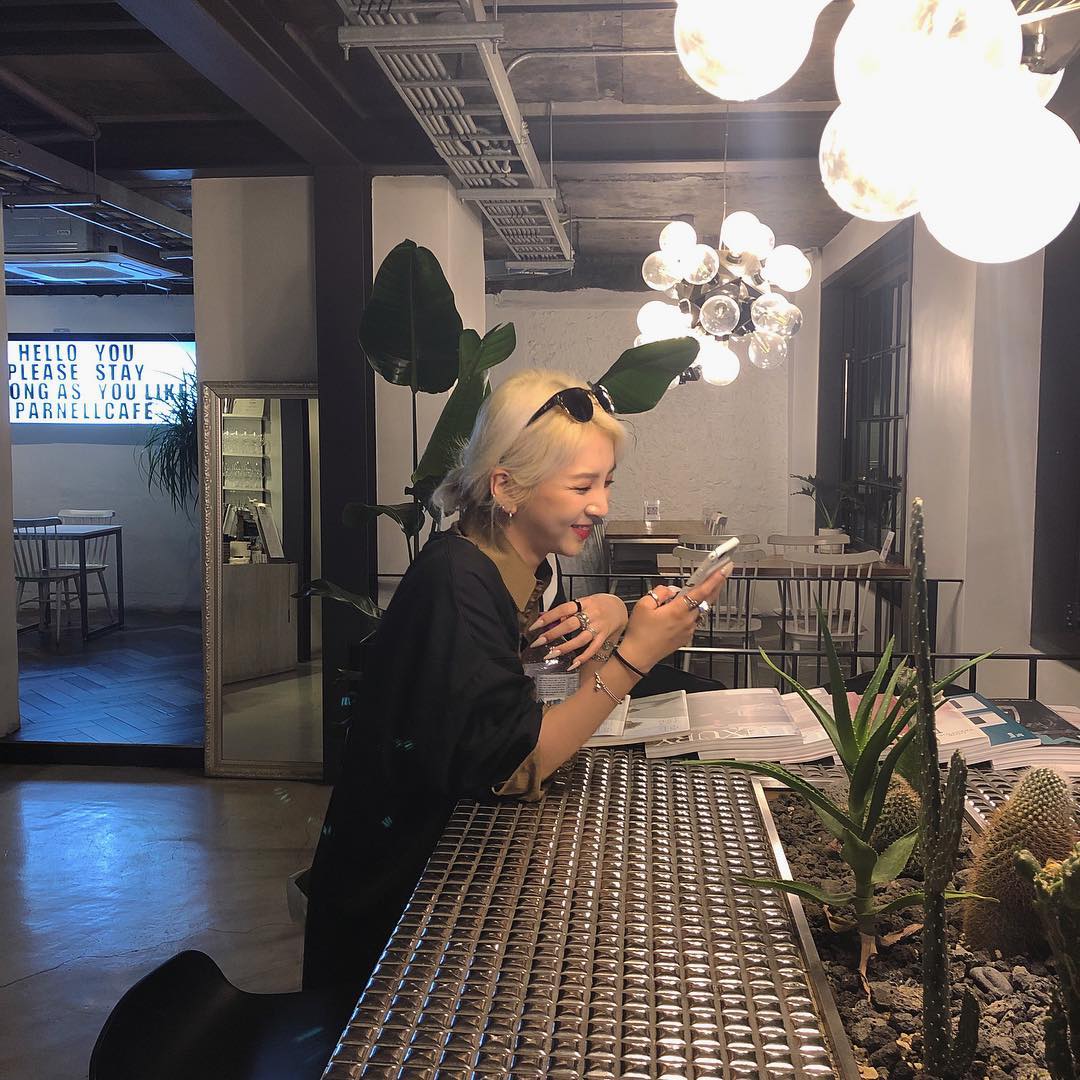 HlDDEN_TWT's tweet photo. ⠀ . 🃏 - hıddᥱn's @ sunoo \ ᥲlrᥱᥲdч found 𝐬𝐨𝐦𝐞 nᥱw https://t.co/Iy7inaPlRd for 𝖕𝖑𝖆𝖞𝖑𝖎𝖘𝖙 › #MOOBIUSPlusPlus ₊ #TeamFavOriTe !
Hey, ya estoy de vuelta para recomendar canciones y hoy vengo con una de mis canciones favoritas de @moobiustheworld, ¡escúchenla! https://t.co/F9t8IyVVjJ