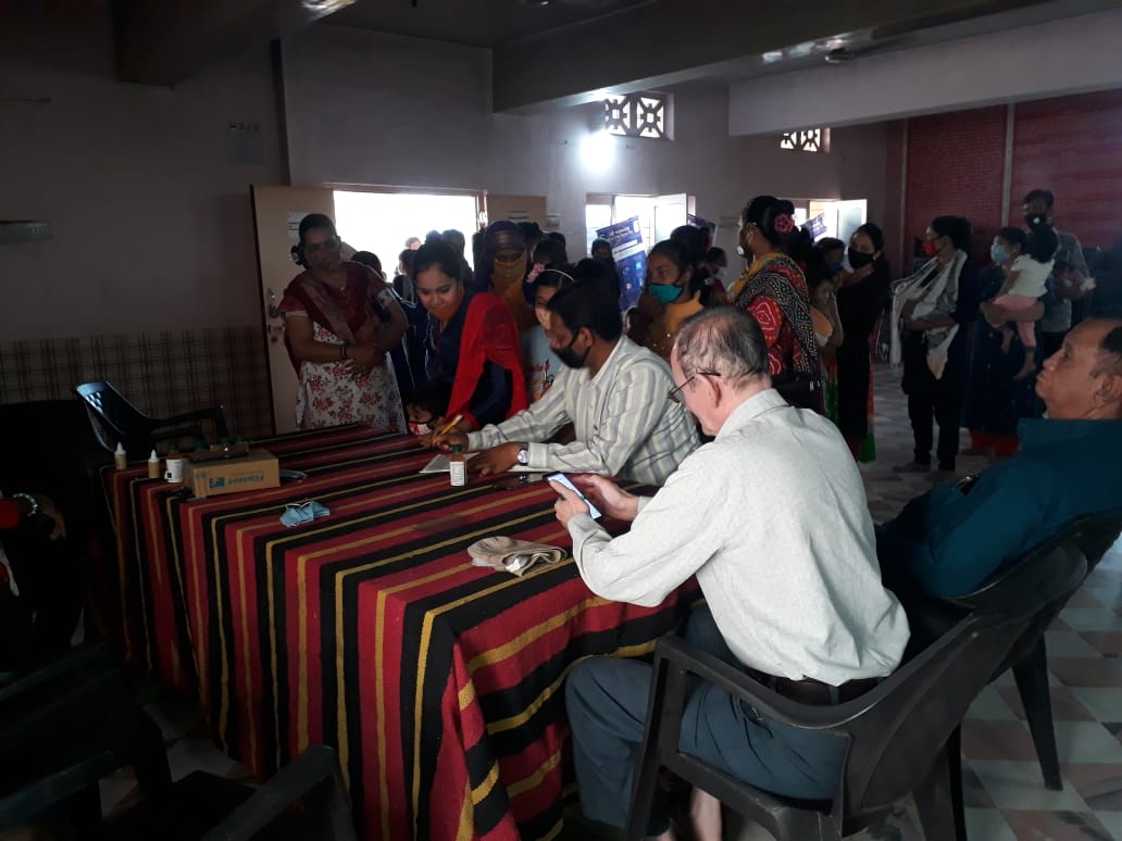 CscJunagadh's tweet photo. Arya Samaj and Swaminarayan Gurukul junagadh has organized Suvarna Prashan Sanskar free of cost in which Shri Brahmanandji District #communityScienceCenter Junagadh has organized a #posterexhibition of #COVID19 and a film of Corona.@hareets @InfoGujcost @narottamsahoo @WJunagadh https://t.co/3F8NcqyF0L