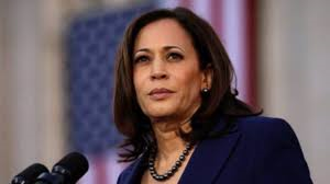 girlupunam's tweet photo. #ULTIMAHORA 
¡La primer mujer en llegar a la #CasaBlanca!
Ella es la candidata demócrata a la vicepresidencia, Kamala Harris hija de madre hindú y padre jamaiquino, se convirtió en la primer mujer ocupando un cargo político de mayor rango en #EstadosUnidos 🇺🇸
#ByeByeTrump https://t.co/pozwzRIXfs
