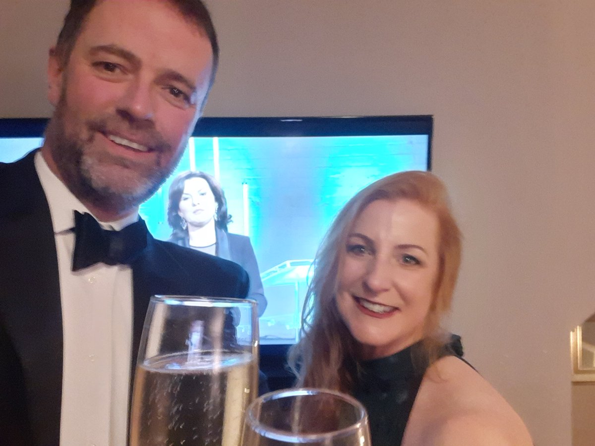 Well fed and settling in with Deirdre O'Kane for the awards!
<a href="/theICEAwards/">ICE Awards</a> 
<a href="/EmmaHay68943842/">Emma Hayes</a>