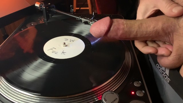 Be the first to get my new PornhubModels video: https://t.co/0iN6yVJIoD https://t.co/IldDgEMNbb